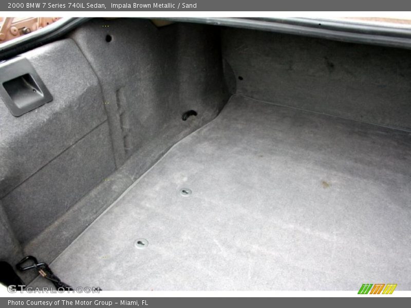  2000 7 Series 740iL Sedan Trunk