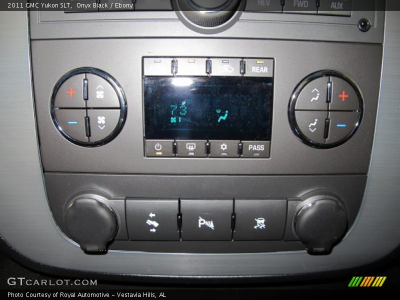 Onyx Black / Ebony 2011 GMC Yukon SLT
