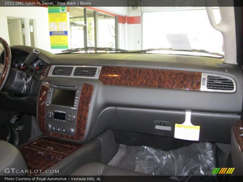 Onyx Black / Ebony 2011 GMC Yukon XL Denali