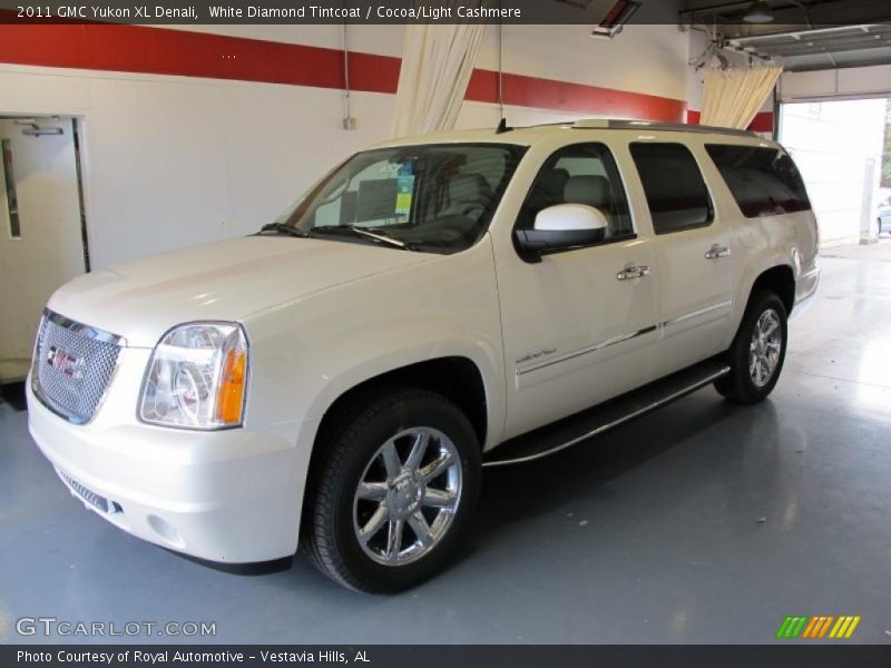 White Diamond Tintcoat / Cocoa/Light Cashmere 2011 GMC Yukon XL Denali
