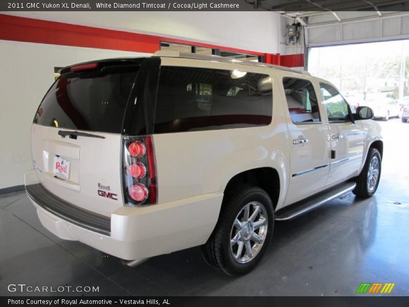 White Diamond Tintcoat / Cocoa/Light Cashmere 2011 GMC Yukon XL Denali
