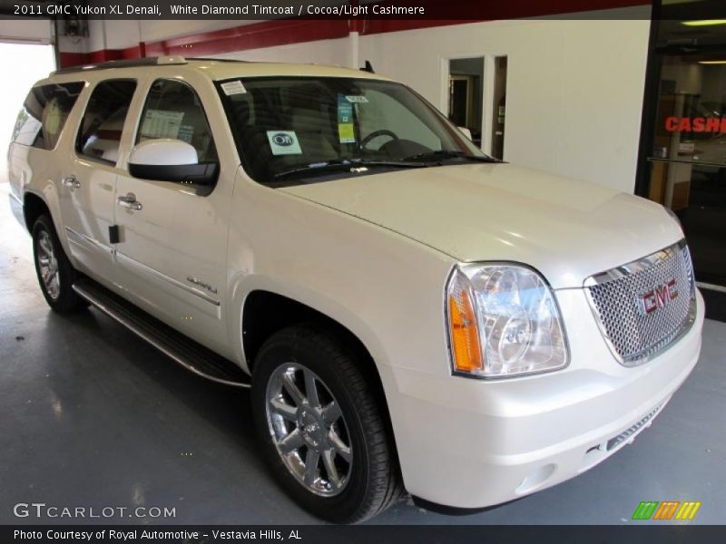 White Diamond Tintcoat / Cocoa/Light Cashmere 2011 GMC Yukon XL Denali