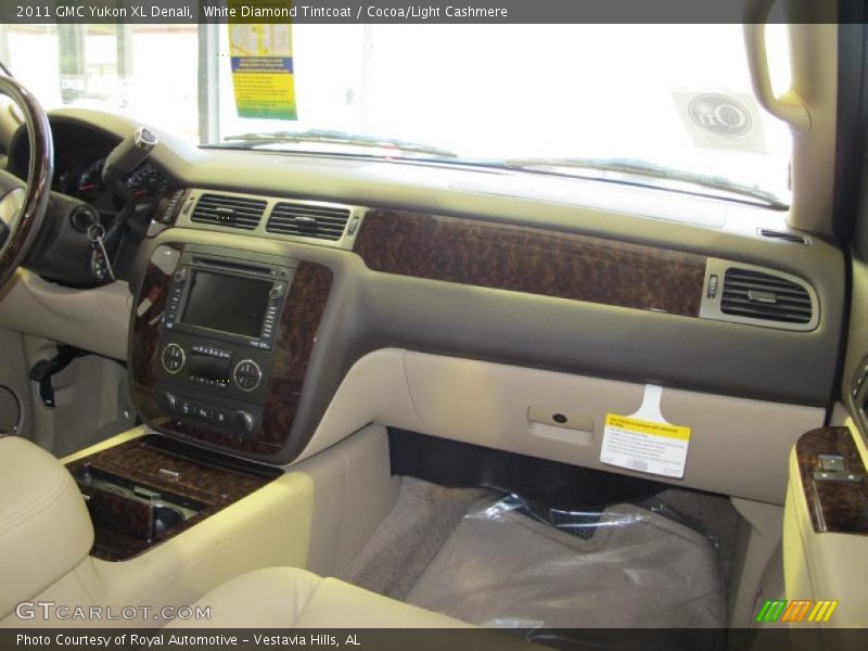 White Diamond Tintcoat / Cocoa/Light Cashmere 2011 GMC Yukon XL Denali