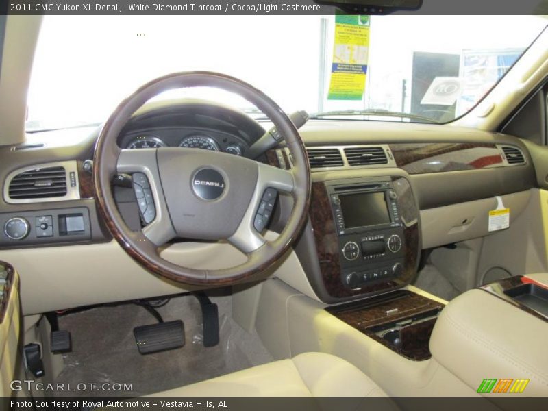 White Diamond Tintcoat / Cocoa/Light Cashmere 2011 GMC Yukon XL Denali