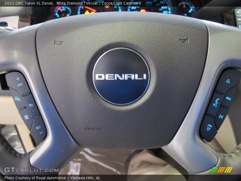 White Diamond Tintcoat / Cocoa/Light Cashmere 2011 GMC Yukon XL Denali