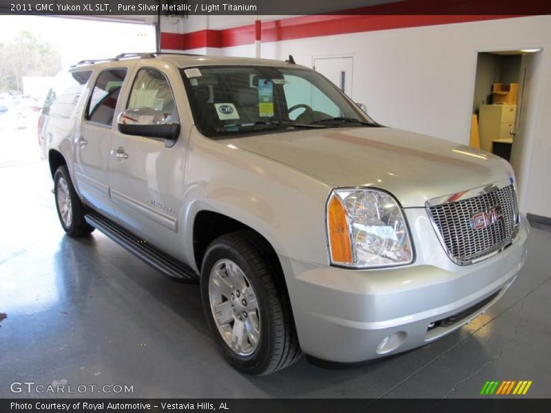 Pure Silver Metallic / Light Titanium 2011 GMC Yukon XL SLT