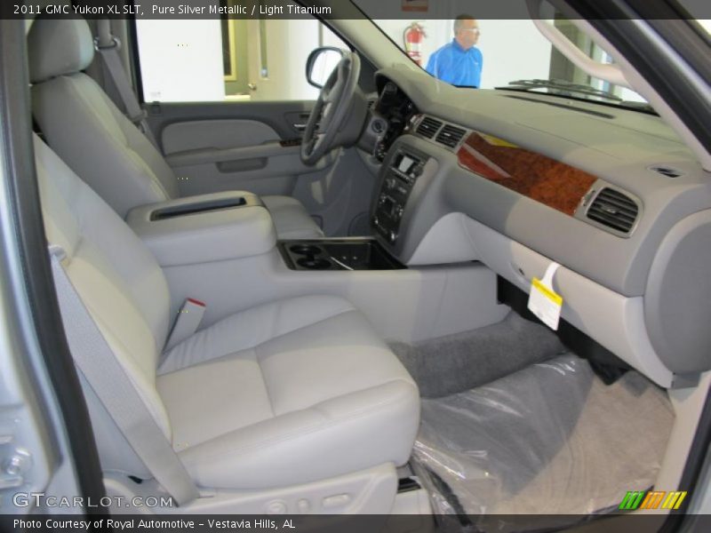 Pure Silver Metallic / Light Titanium 2011 GMC Yukon XL SLT