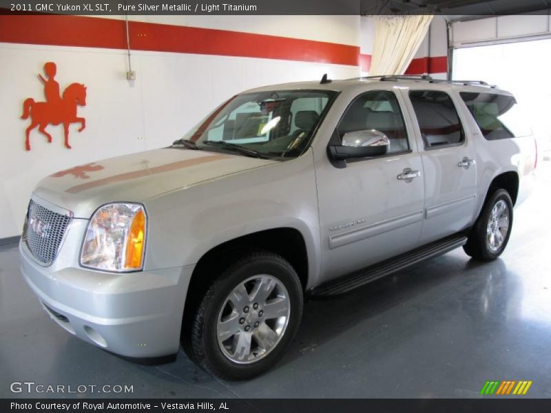 Pure Silver Metallic / Light Titanium 2011 GMC Yukon XL SLT