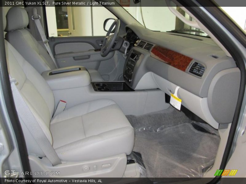 Pure Silver Metallic / Light Titanium 2011 GMC Yukon XL SLT