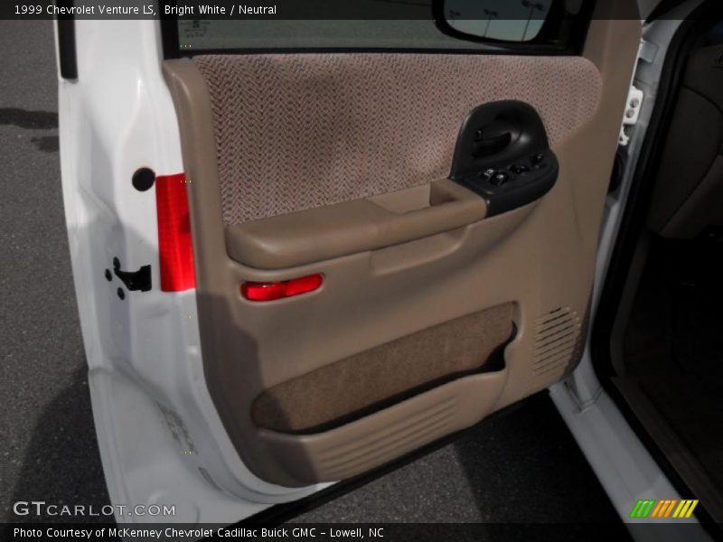 Bright White / Neutral 1999 Chevrolet Venture LS