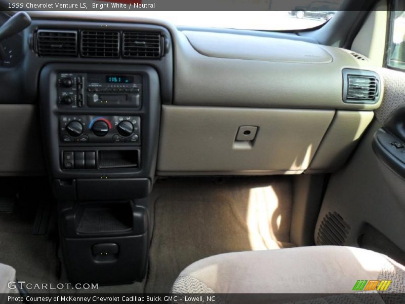 Bright White / Neutral 1999 Chevrolet Venture LS