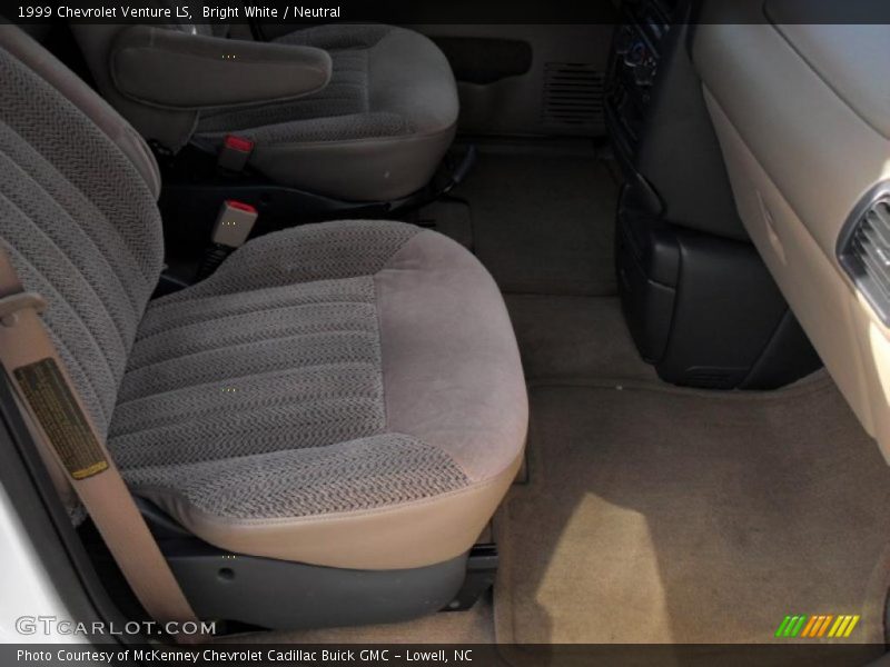 Bright White / Neutral 1999 Chevrolet Venture LS