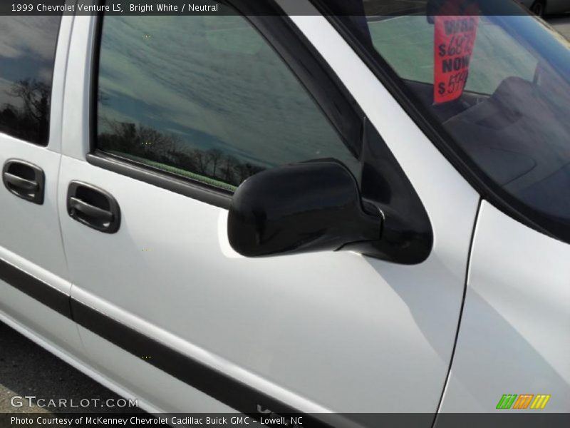 Bright White / Neutral 1999 Chevrolet Venture LS