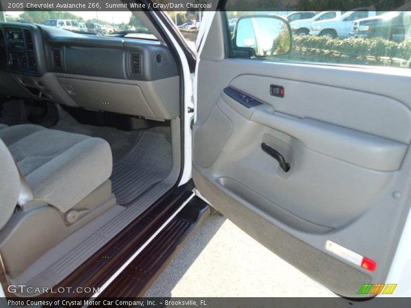 Summit White / Gray/Dark Charcoal 2005 Chevrolet Avalanche Z66