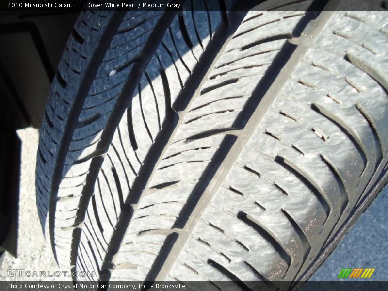 Dover White Pearl / Medium Gray 2010 Mitsubishi Galant FE