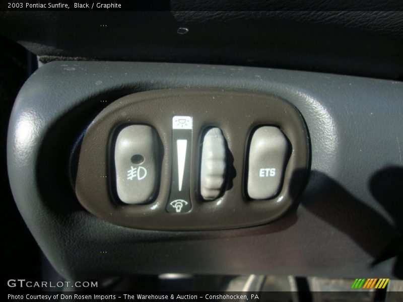 Black / Graphite 2003 Pontiac Sunfire