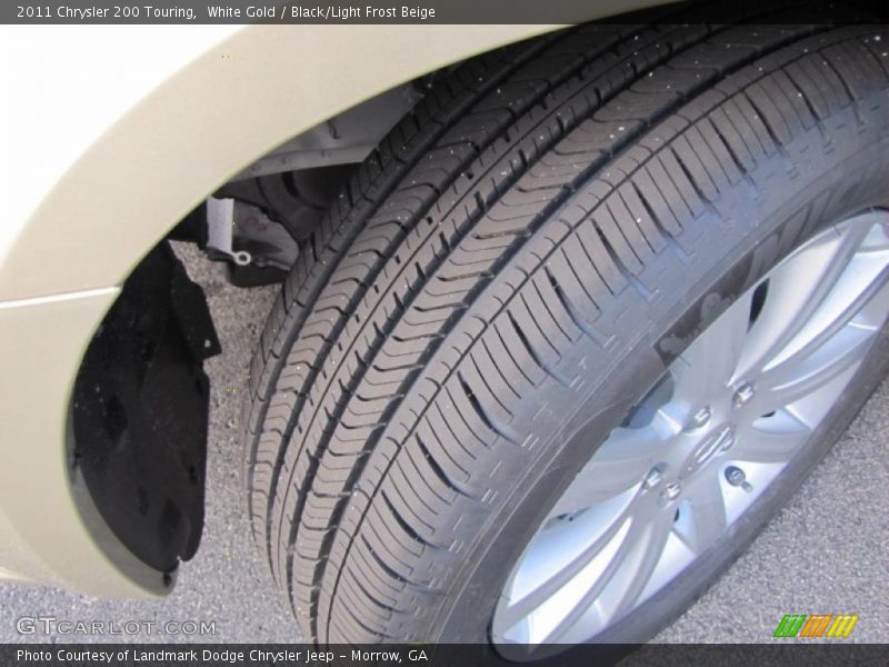 White Gold / Black/Light Frost Beige 2011 Chrysler 200 Touring