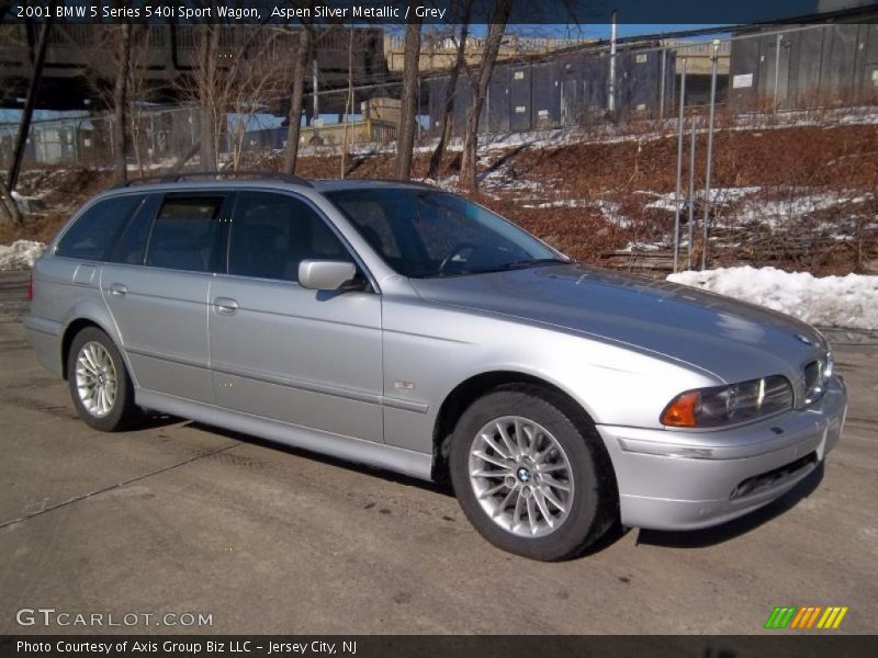Front 3/4 View of 2001 5 Series 540i Sport Wagon