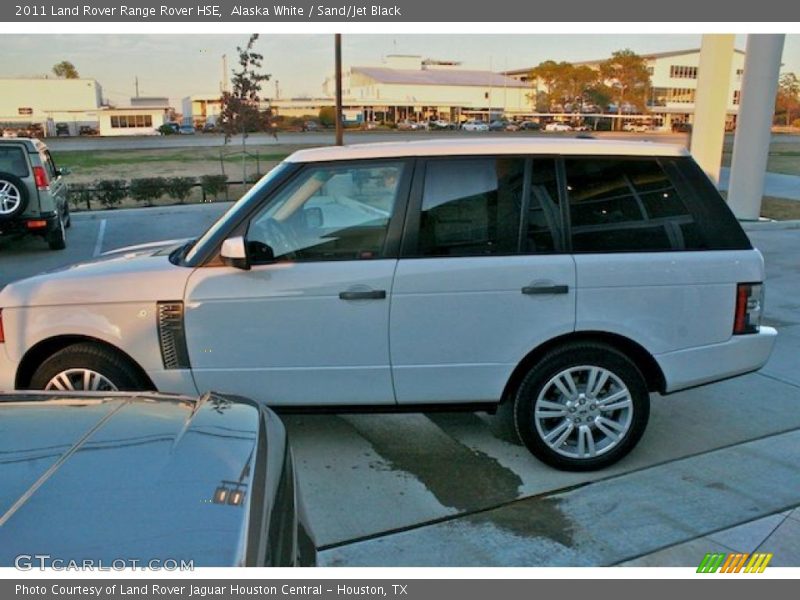 Alaska White / Sand/Jet Black 2011 Land Rover Range Rover HSE