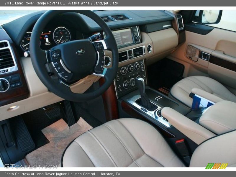 Alaska White / Sand/Jet Black 2011 Land Rover Range Rover HSE