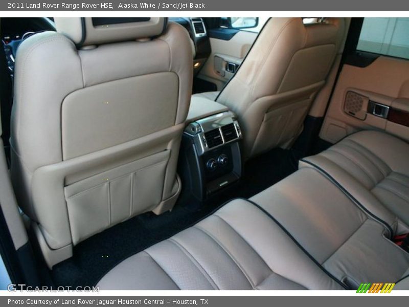 Alaska White / Sand/Jet Black 2011 Land Rover Range Rover HSE