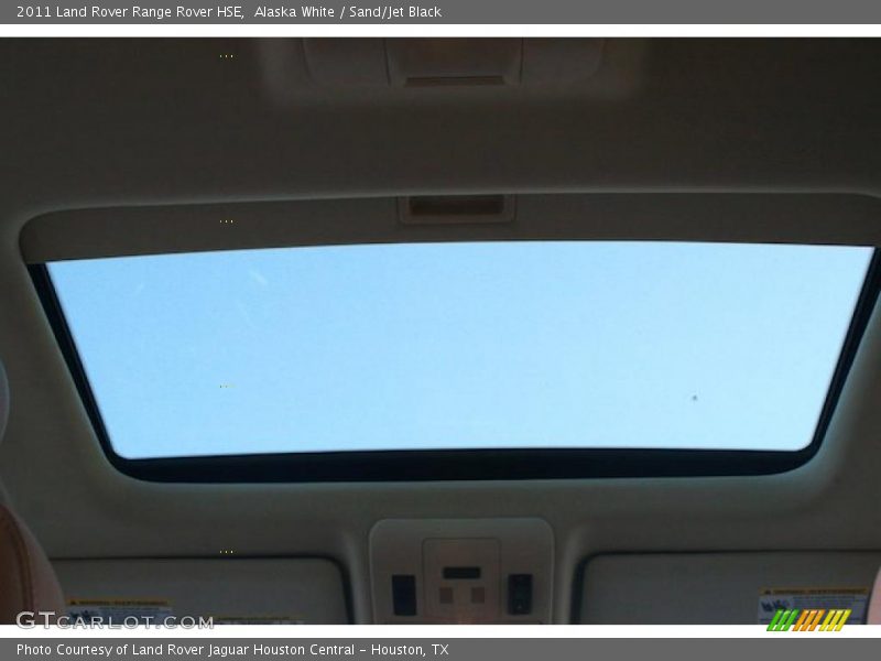 Alaska White / Sand/Jet Black 2011 Land Rover Range Rover HSE