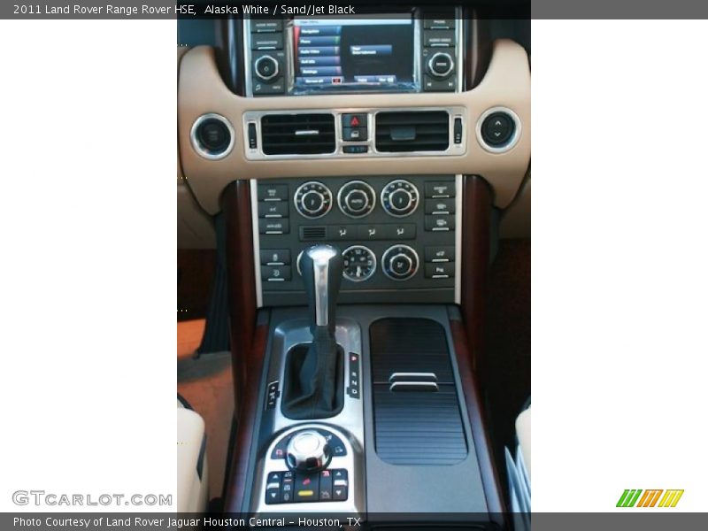 Alaska White / Sand/Jet Black 2011 Land Rover Range Rover HSE