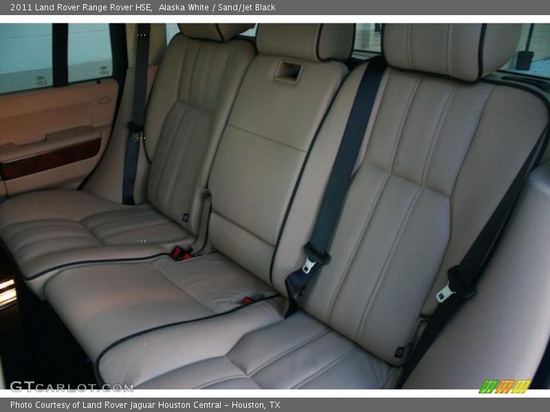 Alaska White / Sand/Jet Black 2011 Land Rover Range Rover HSE