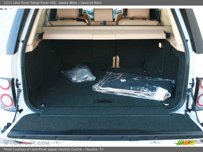 Alaska White / Sand/Jet Black 2011 Land Rover Range Rover HSE