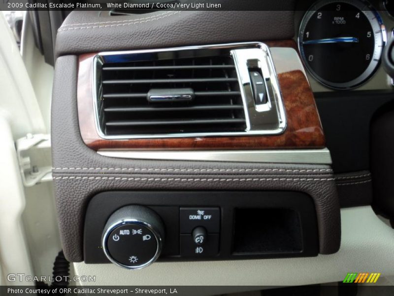 Controls of 2009 Escalade Platinum