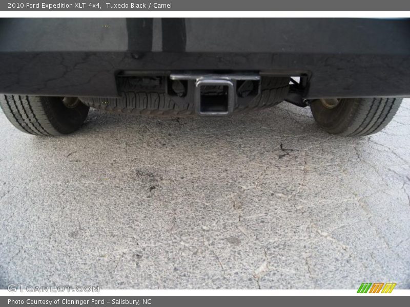 Tuxedo Black / Camel 2010 Ford Expedition XLT 4x4
