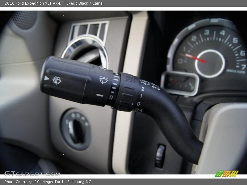 Tuxedo Black / Camel 2010 Ford Expedition XLT 4x4