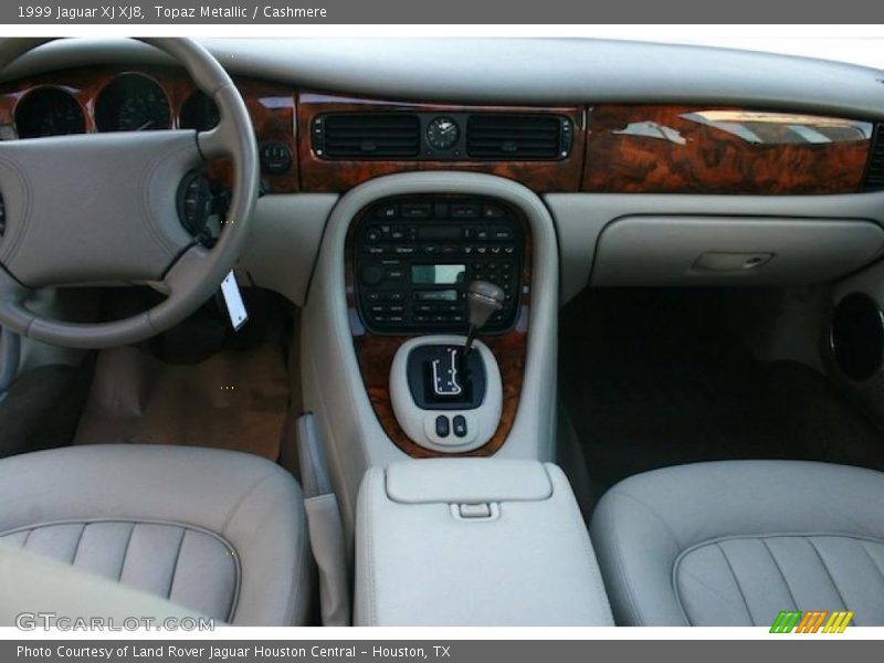 Dashboard of 1999 XJ XJ8