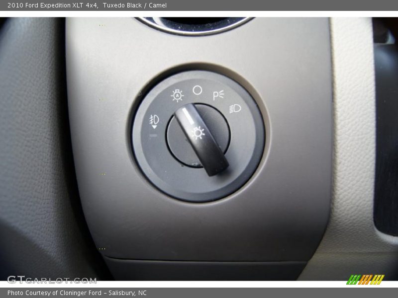 Tuxedo Black / Camel 2010 Ford Expedition XLT 4x4