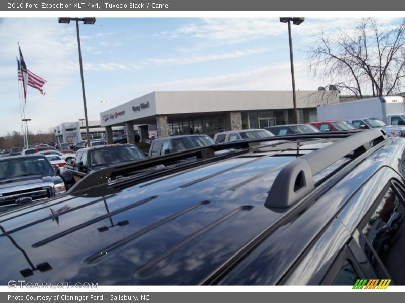 Tuxedo Black / Camel 2010 Ford Expedition XLT 4x4