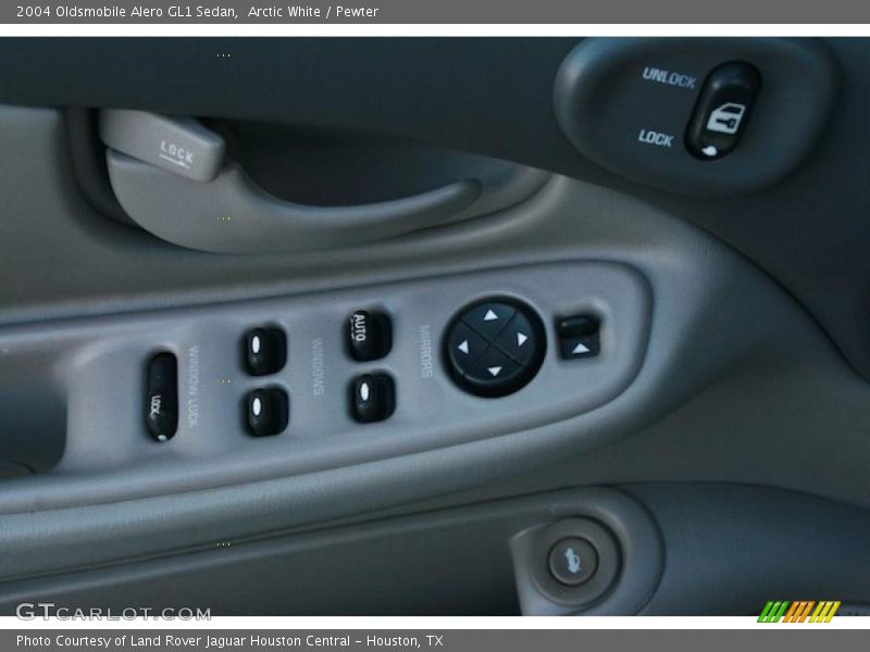 Arctic White / Pewter 2004 Oldsmobile Alero GL1 Sedan