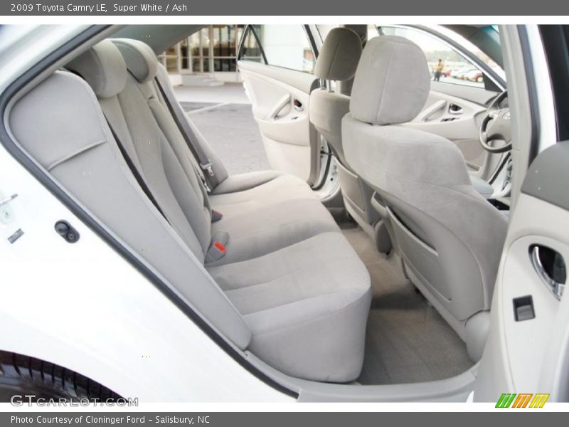 Super White / Ash 2009 Toyota Camry LE