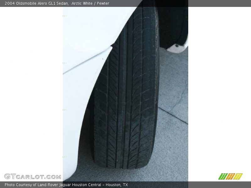 Arctic White / Pewter 2004 Oldsmobile Alero GL1 Sedan