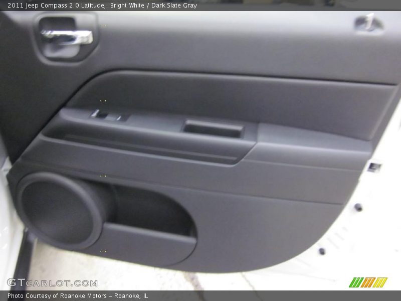 Bright White / Dark Slate Gray 2011 Jeep Compass 2.0 Latitude