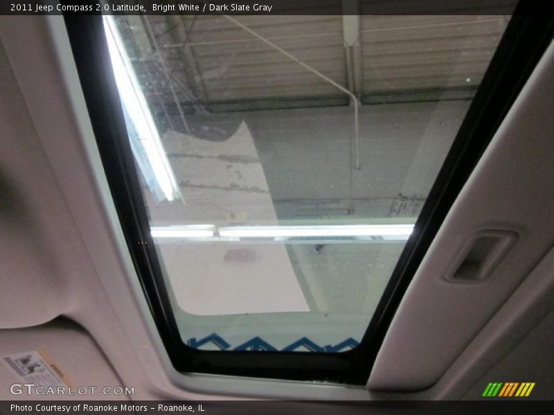 Bright White / Dark Slate Gray 2011 Jeep Compass 2.0 Latitude