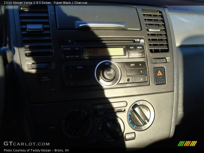 Super Black / Charcoal 2010 Nissan Versa 1.8 S Sedan