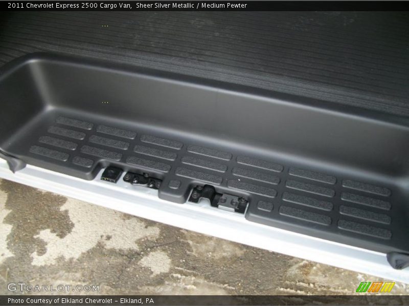 Sheer Silver Metallic / Medium Pewter 2011 Chevrolet Express 2500 Cargo Van