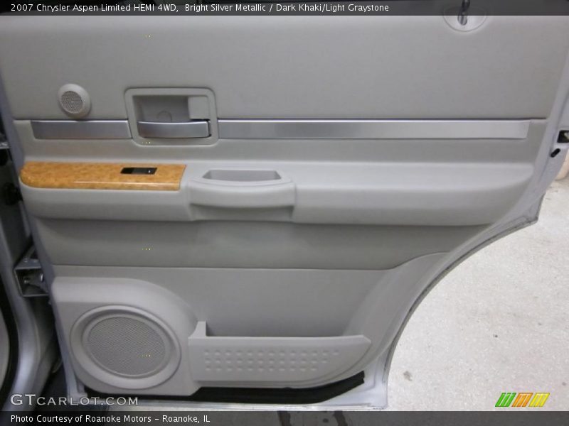 Bright Silver Metallic / Dark Khaki/Light Graystone 2007 Chrysler Aspen Limited HEMI 4WD