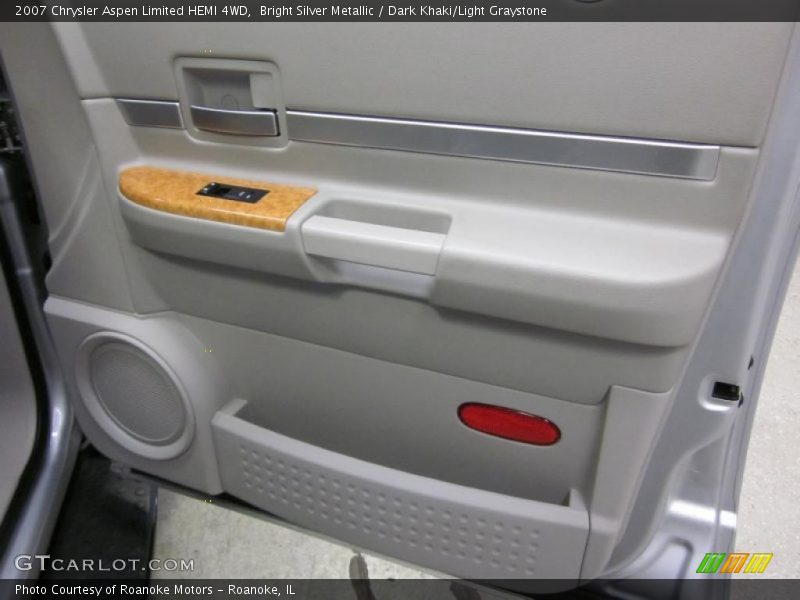 Bright Silver Metallic / Dark Khaki/Light Graystone 2007 Chrysler Aspen Limited HEMI 4WD