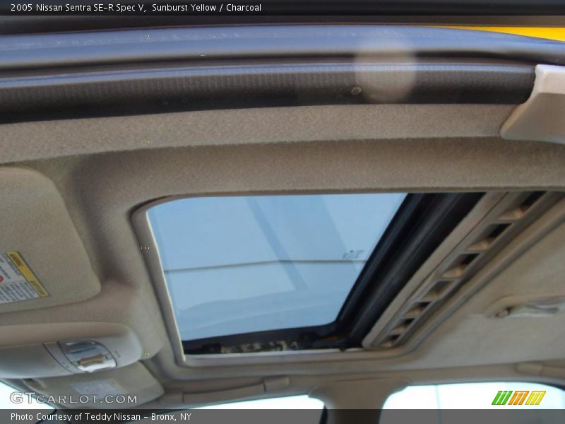 Sunburst Yellow / Charcoal 2005 Nissan Sentra SE-R Spec V