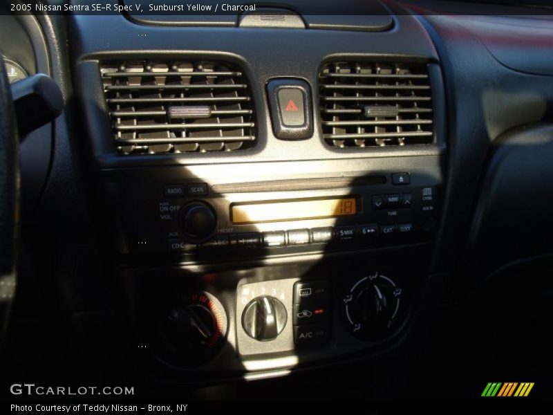 Sunburst Yellow / Charcoal 2005 Nissan Sentra SE-R Spec V
