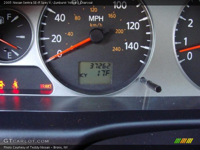 Sunburst Yellow / Charcoal 2005 Nissan Sentra SE-R Spec V