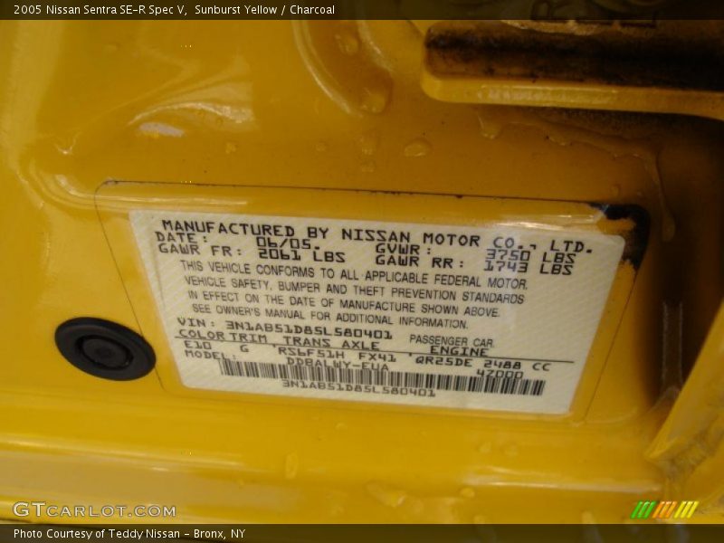 2005 Sentra SE-R Spec V Sunburst Yellow Color Code E10