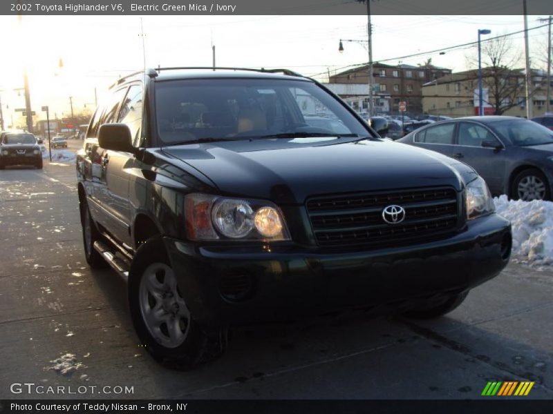 Electric Green Mica / Ivory 2002 Toyota Highlander V6