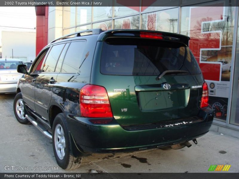Electric Green Mica / Ivory 2002 Toyota Highlander V6